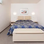 Neven Otel 4*