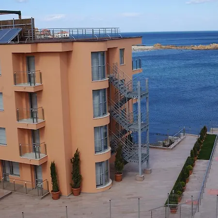 Otel Neven 4*