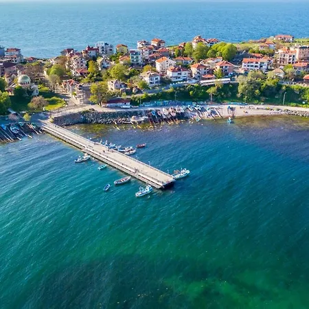 Otel Neven Ahtopol