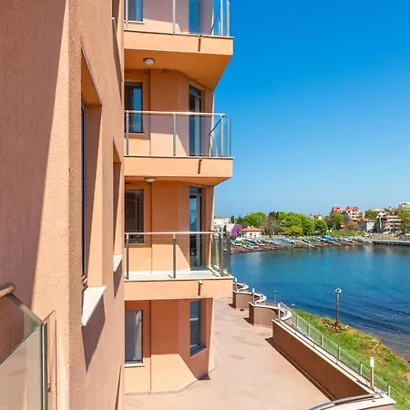 Neven 4* 아크토폴