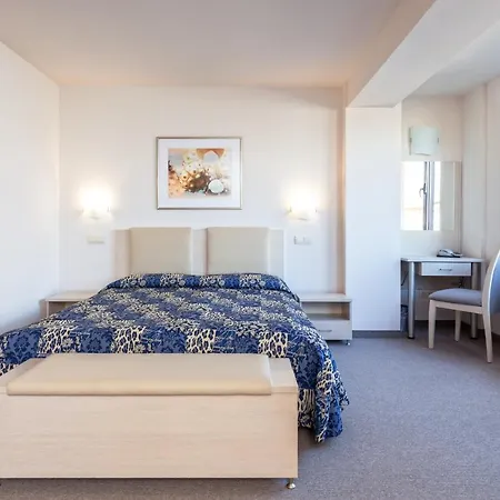 Neven 호텔 아크토폴